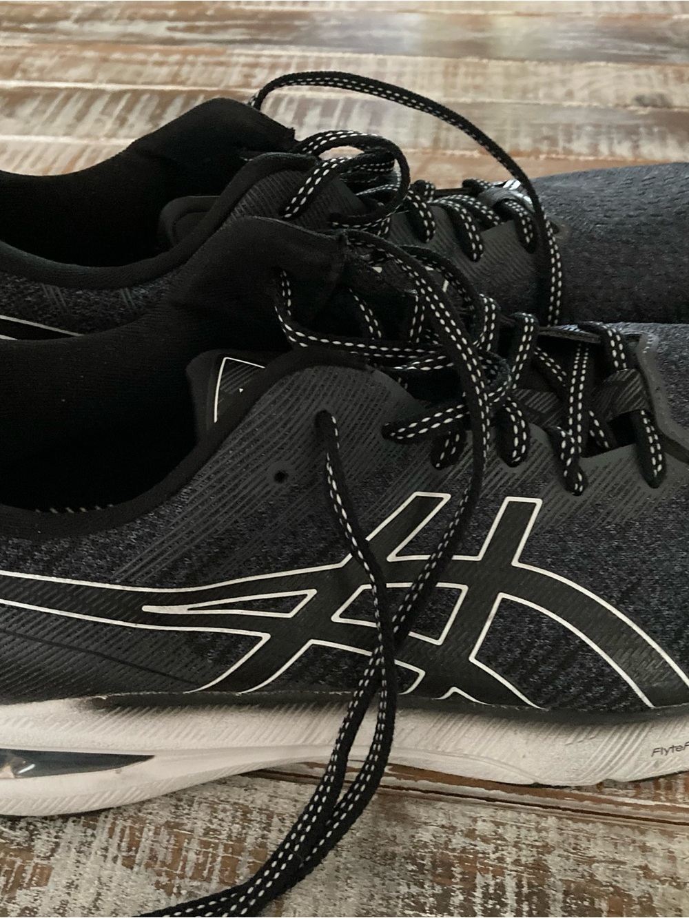 ASICS Men's Black and White Athletic Running Shoes